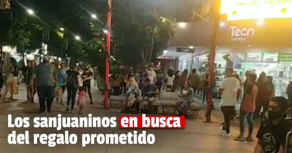 Previo a las fiestas, el centro sanjuanino se encuentra desbordado de gente 