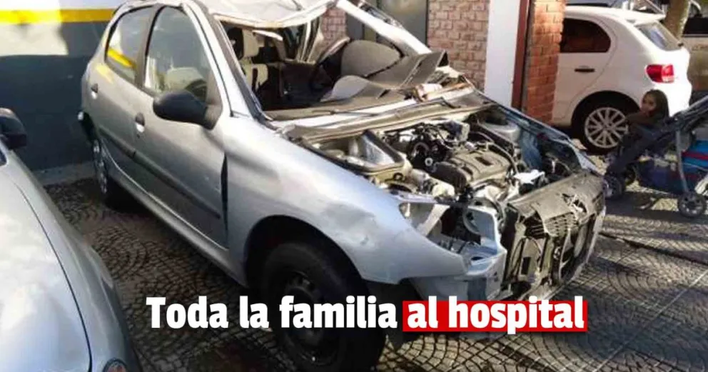 Dos vehículos colisionaron y una familia completa debió ser hospitalizada