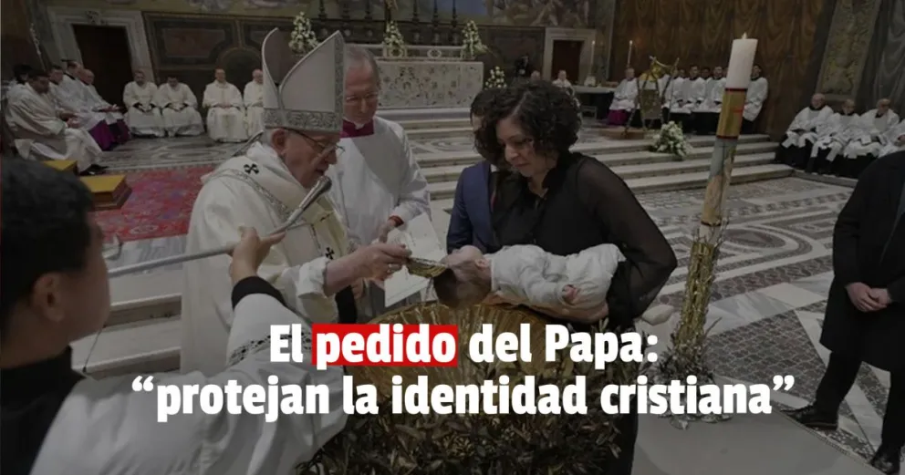El papa Francisco bautizó a 16 niños en la capilla Sixtina 