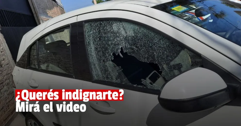 Le rompieron los vidrios del auto sin motivo alguno y los escrachó en las redes