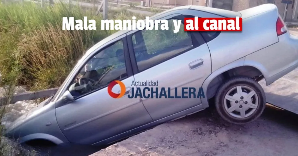 Viajaba sola, realizó una mala maniobra y cayó con su automóvil a un canal