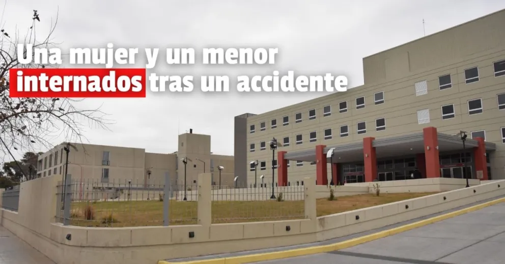 Un auto volcó y cayó dentro de un canal