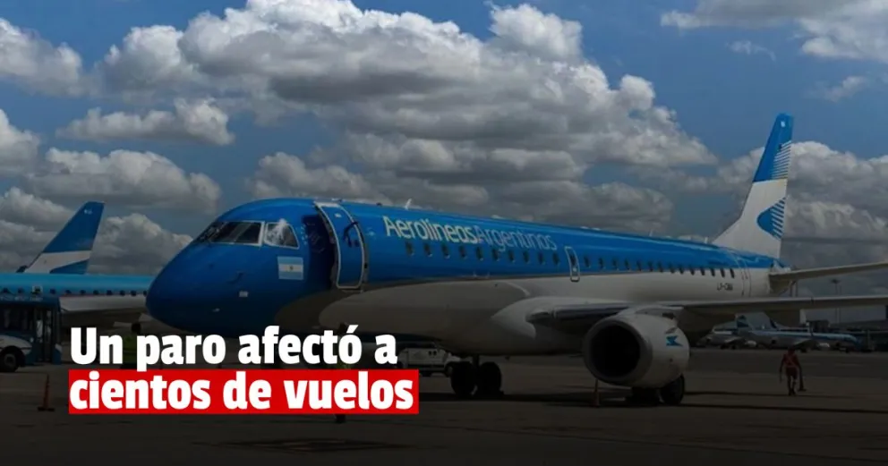 Aerolíneas Argentinas reprograma un centenar de vuelos por el paro de controladores