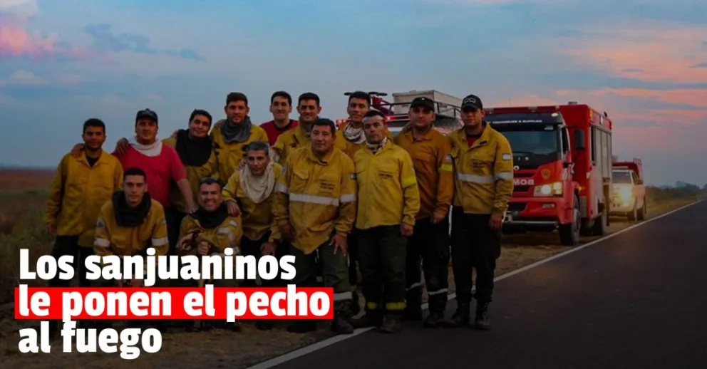 Los bomberos sanjuaninos continúan trabajando para combatir el fuego en Corrientes