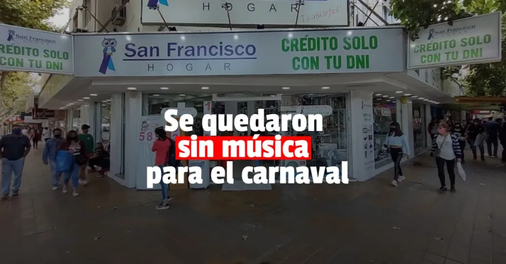 Delincuentes rompieron la vidriera de un local céntrico para robar parlantes y micrófonos