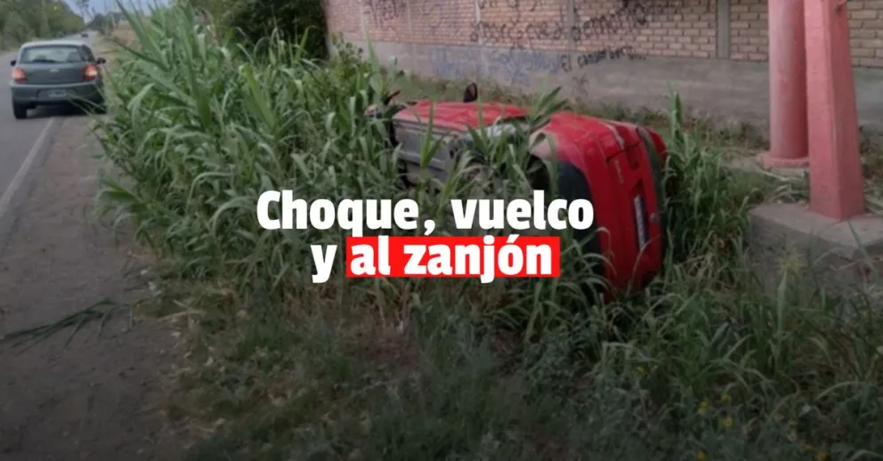 Fuerte choque en Chimbas: una camioneta cayó a un zanjón