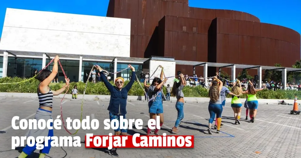 Con una intervención artística, se lanzó el programa Forjar Caminos