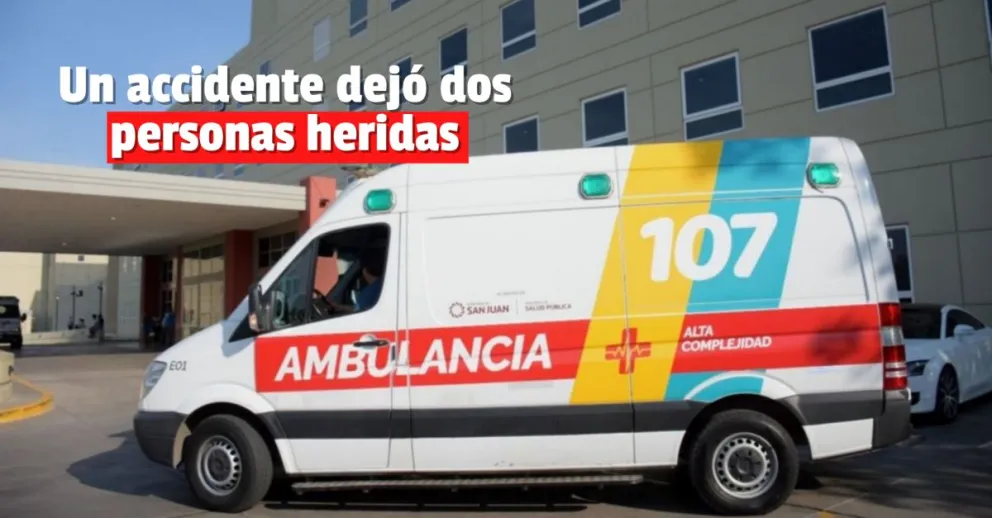 Dos jóvenes viajaban en moto y chocaron con un camión