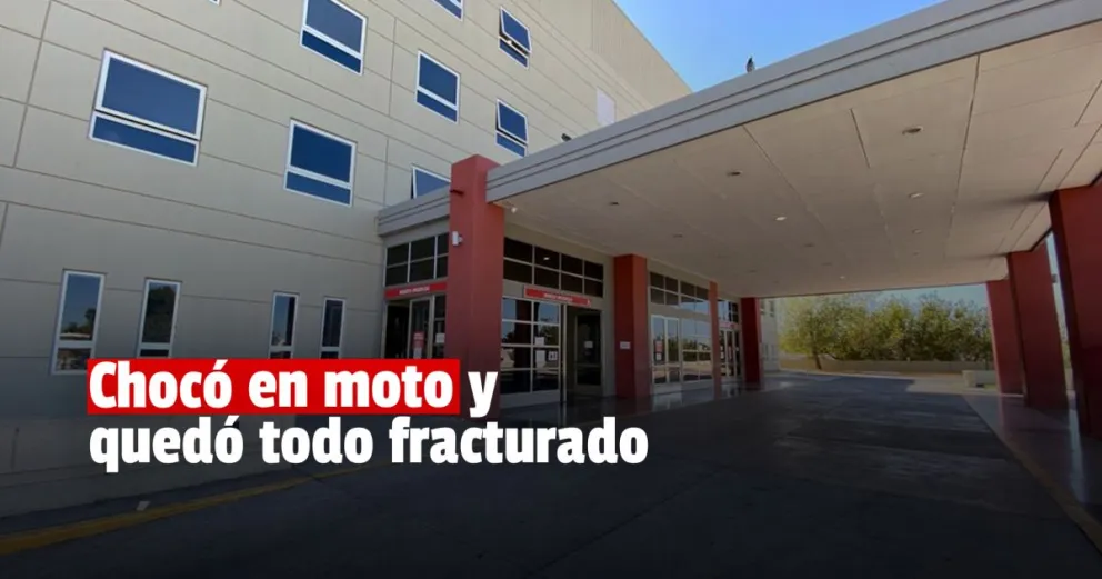 Un motociclista quedó con graves lesiones tras chocar con un auto