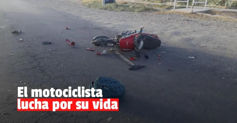 Identificaron al motociclista que chocó y lucha por su vida