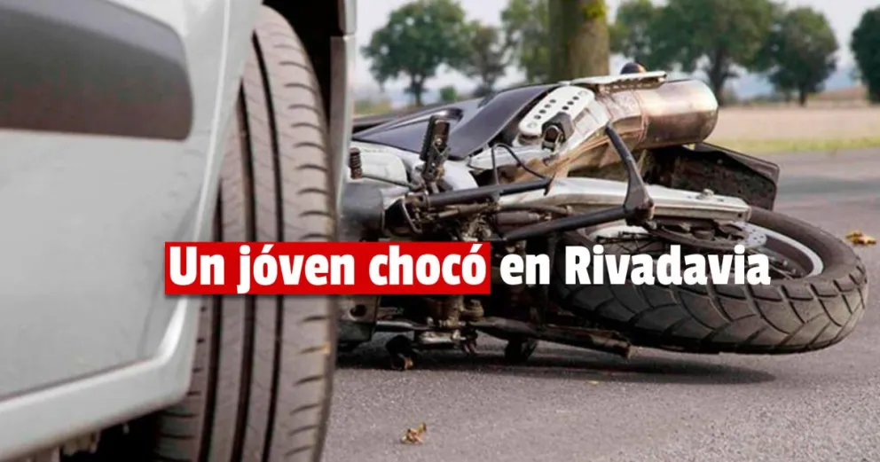 Un joven, que trabajaba en un local de comidas, chocó contra una camioneta