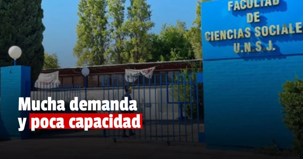 Los estudiantes universitarios reclaman por los problemas edilicios en la Facultad de Ciencias Sociales 