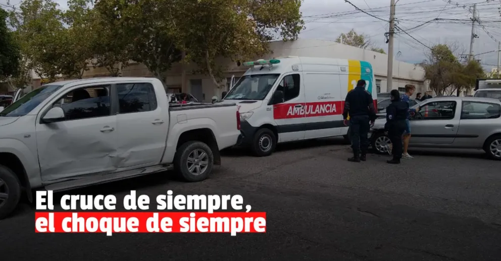 Un auto y una camioneta impactaron en un peligroso cruce capitalino 