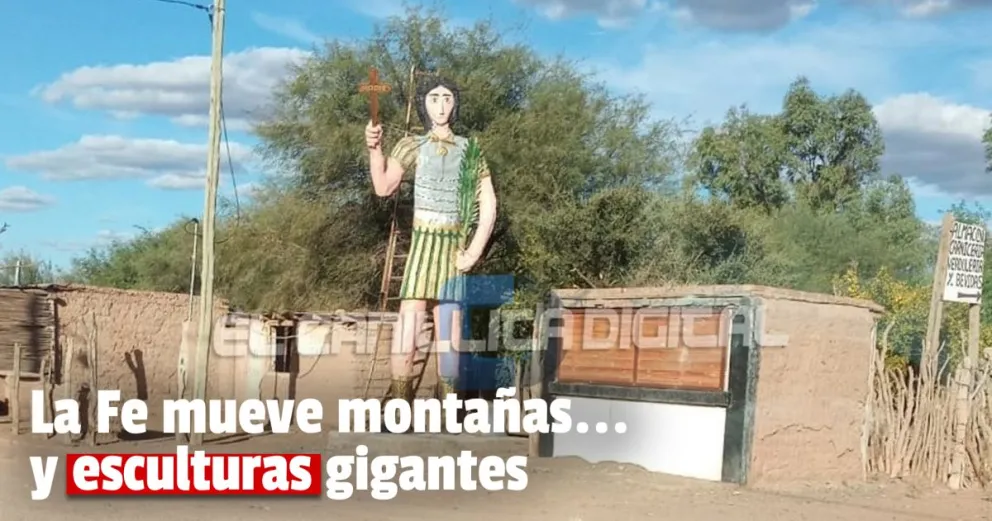 Un artesano caucetero diseñó una figura gigante de San Expedito por una promesa