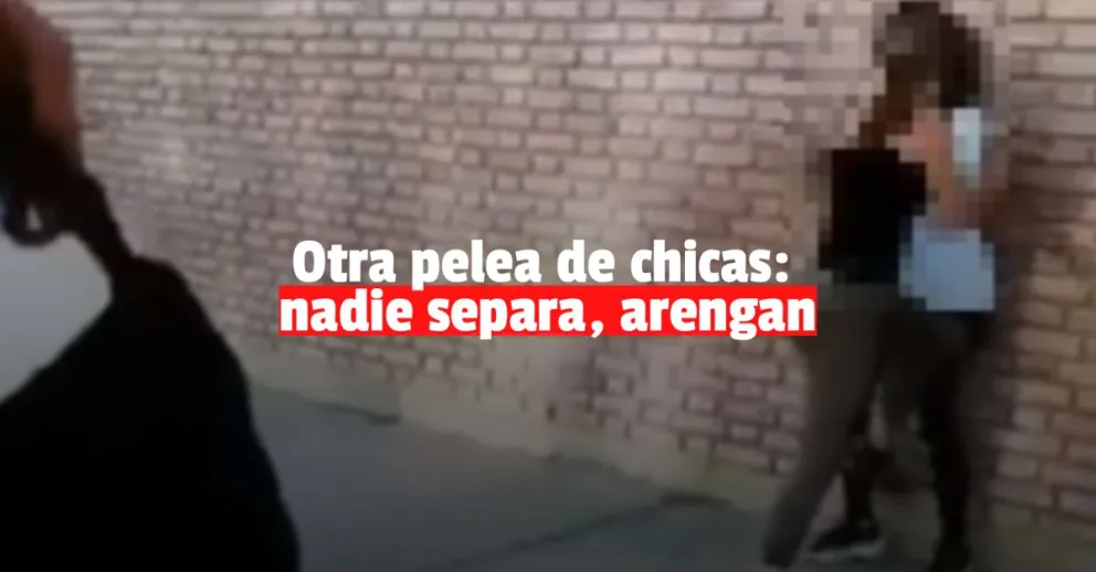 Ahora en Rawson: dos jóvenes se pelearon en la puerta de la escuela
