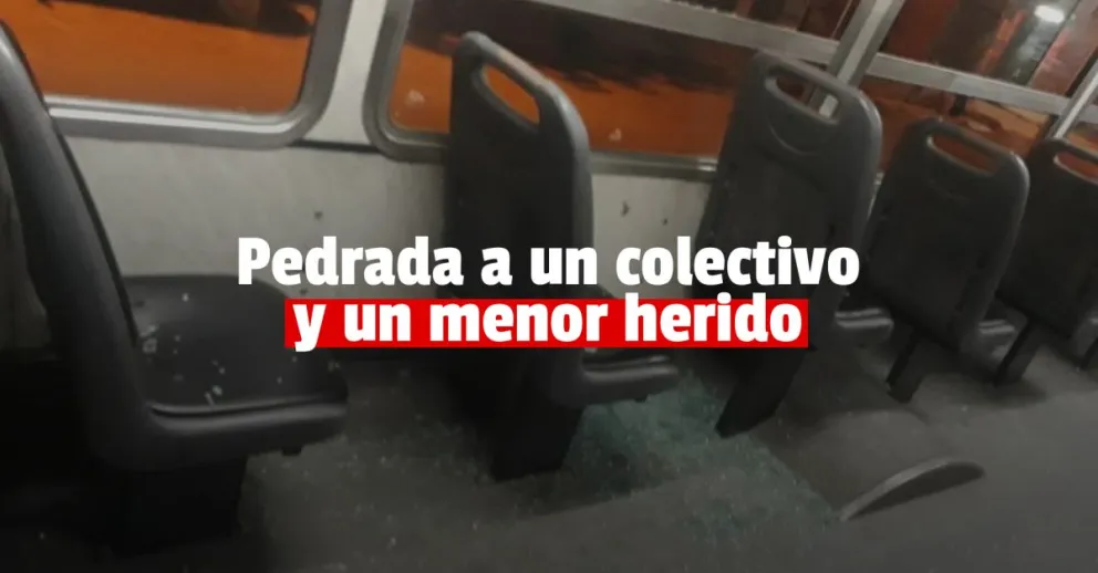Atacaron a un colectivo en el cual viajaban menores de edad e hirieron a uno de ellos